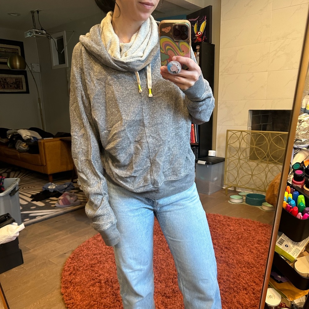 Aritzia pullover